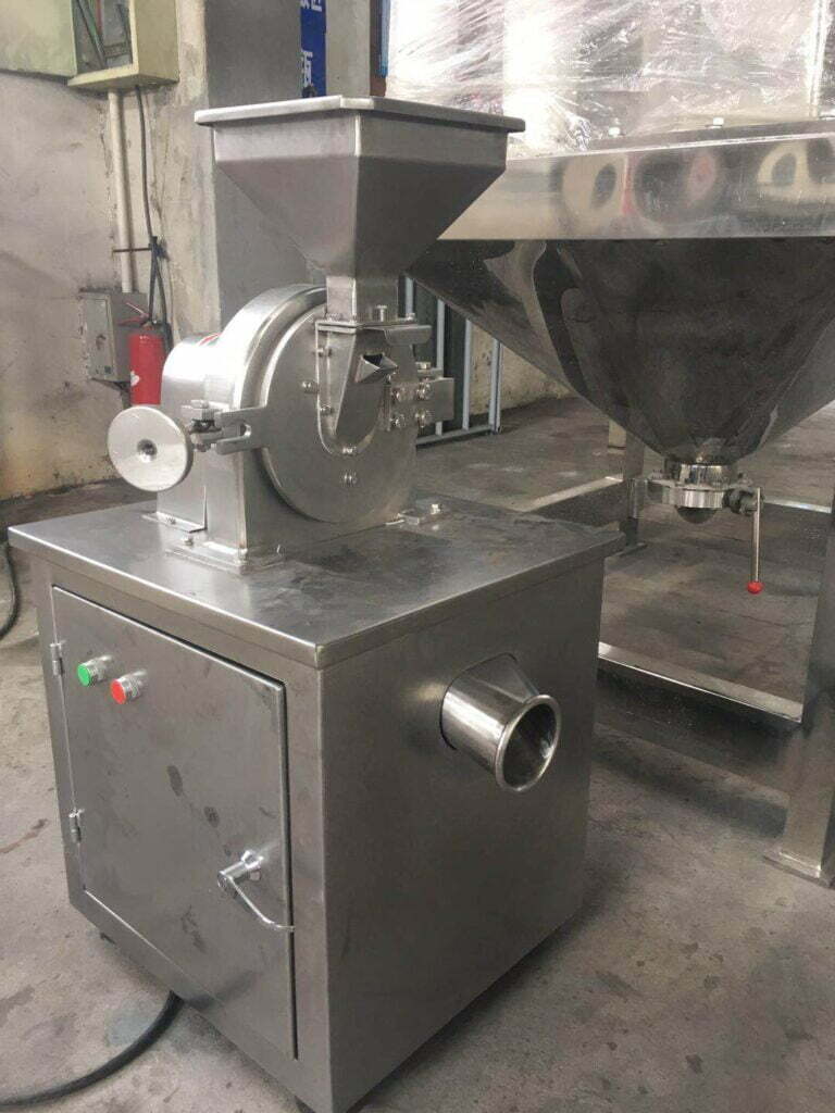 Powder milling machine