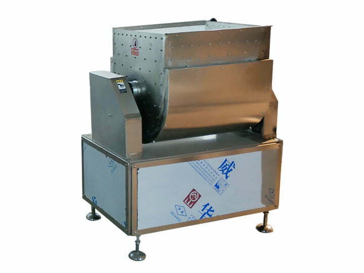Blender for peanut candy production