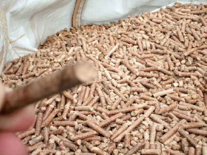 Briquete de casca de amendoim