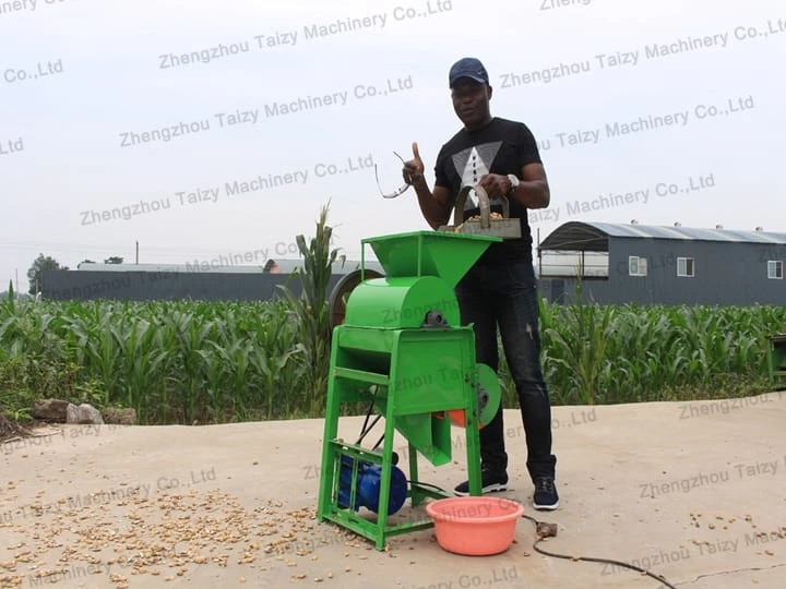 The customer is satisfied with the peanut shelling machine.